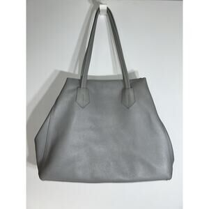 Neely & Chloe No.2 The Large Tote Pebble Leather Light Gray B109410